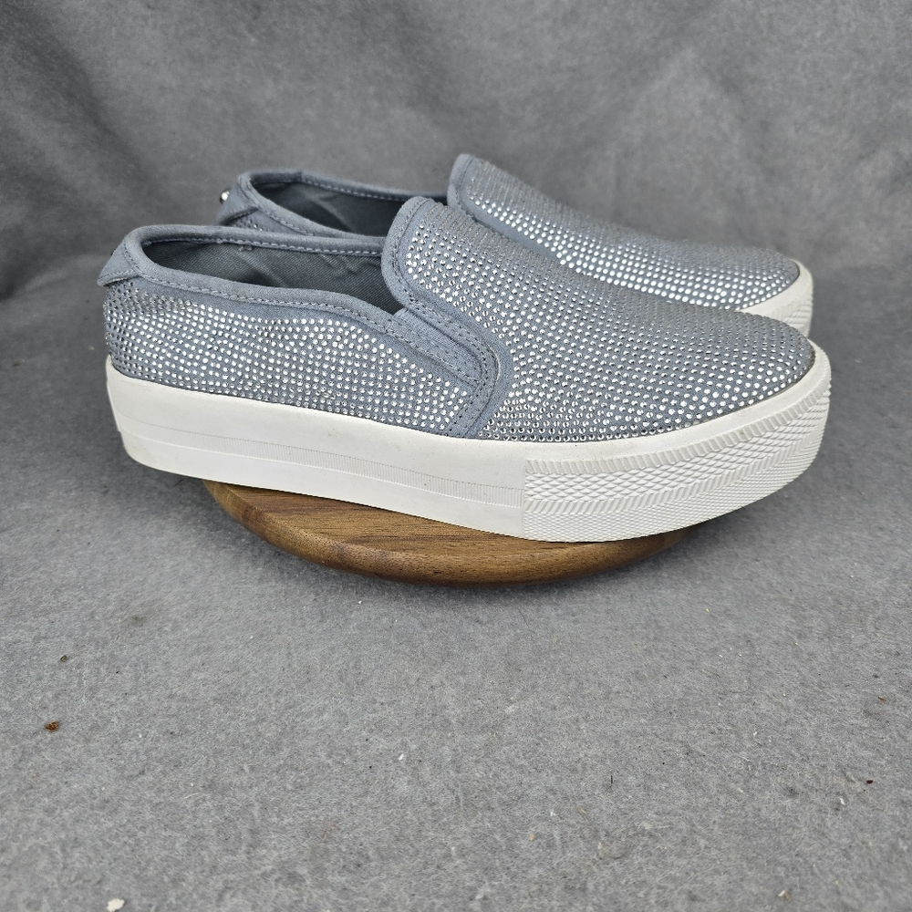 Guess cherita women slip on Size 8.5